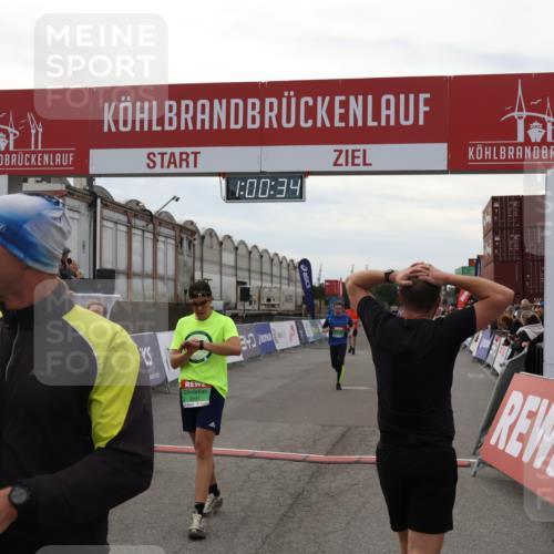 03.10.2025 - Köhlbrandbrückenlauf Julia Fischer http://msf.ph/oto/9026259 03.10.2025 16:00:34 Ziel 7027, 7105, 7116, 7202, 7287, 7301, 7327, 7818, 9188, 9189, 9240, 9391, 9491, 9568, 9717 meine-sportfotos.de