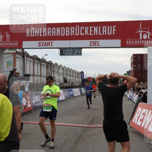 03.10.2025 - Köhlbrandbrückenlauf Julia Fischer http://msf.ph/oto/9026263 03.10.2025 16:00:35 Ziel 7027, 7105, 7116, 7202, 7287, 7301, 7327, 7818, 9188, 9189, 9240, 9391, 9491, 9568, 9717 meine-sportfotos.de