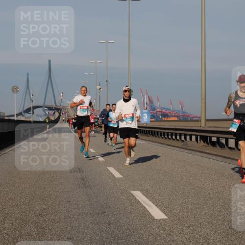 03.10.2025 - Köhlbrandbrückenlauf Fabian Wolf http://msf.ph/oto/9026265 03.10.2025 09:42:27 Position 3  meine-sportfotos.de