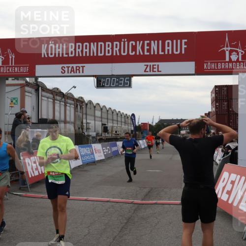 03.10.2025 - Köhlbrandbrückenlauf Julia Fischer http://msf.ph/oto/9026268 03.10.2025 16:00:35 Ziel 7027, 7105, 7116, 7202, 7287, 7301, 7327, 7818, 9188, 9189, 9240, 9391, 9491, 9568, 9717 meine-sportfotos.de