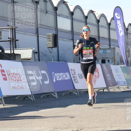 03.10.2025 - Köhlbrandbrückenlauf Luisa Fischer http://msf.ph/oto/9026274 03.10.2025 12:54:30 Ziel 4023, 4060, 4106, 4209 meine-sportfotos.de