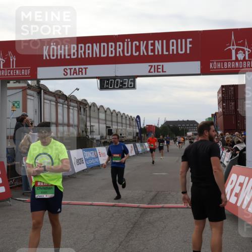 03.10.2025 - Köhlbrandbrückenlauf Julia Fischer http://msf.ph/oto/9026277 03.10.2025 16:00:36 Ziel 7027, 7116, 7202, 7287, 7327, 7818, 9188, 9189, 9240, 9391, 9491, 9568, 9717 meine-sportfotos.de