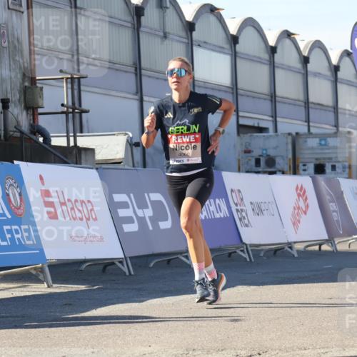 03.10.2025 - Köhlbrandbrückenlauf Luisa Fischer http://msf.ph/oto/9026282 03.10.2025 12:54:30 Ziel 4023, 4060, 4106, 4209 meine-sportfotos.de