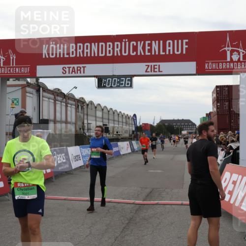 03.10.2025 - Köhlbrandbrückenlauf Julia Fischer http://msf.ph/oto/9026284 03.10.2025 16:00:37 Ziel 7027, 7116, 7202, 7287, 7327, 7818, 9188, 9189, 9240, 9391, 9491, 9568, 9717 meine-sportfotos.de