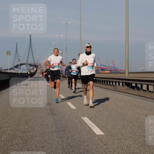 03.10.2025 - Köhlbrandbrückenlauf Fabian Wolf http://msf.ph/oto/9026288 03.10.2025 09:42:28 Position 3 3494, 007 meine-sportfotos.de