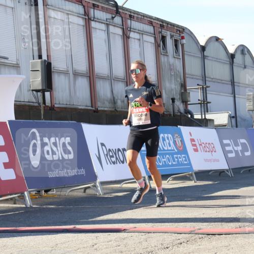 03.10.2025 - Köhlbrandbrückenlauf Luisa Fischer http://msf.ph/oto/9026292 03.10.2025 12:54:31 Ziel 4023, 4060, 4106, 4209 meine-sportfotos.de