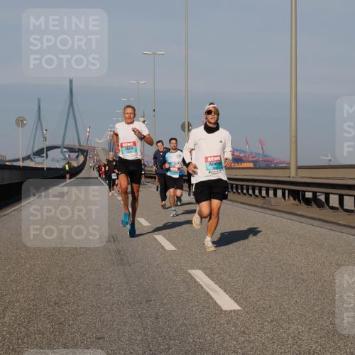 03.10.2025 - Köhlbrandbrückenlauf Fabian Wolf http://msf.ph/oto/9026293 03.10.2025 09:42:28 Position 3 3494 meine-sportfotos.de