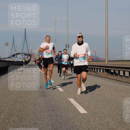 03.10.2025 - Köhlbrandbrückenlauf Fabian Wolf http://msf.ph/oto/9026306 03.10.2025 09:42:28 Position 3 1048, 3494 meine-sportfotos.de