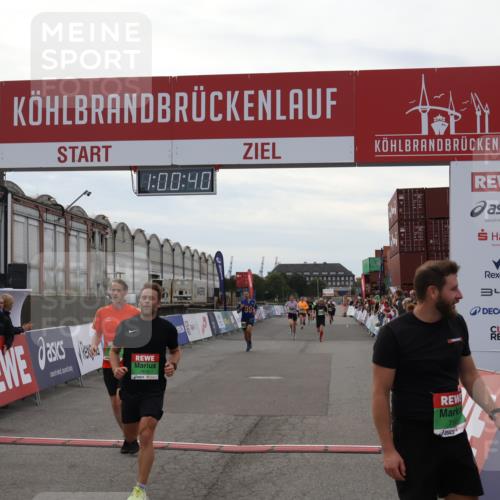 03.10.2025 - Köhlbrandbrückenlauf Julia Fischer http://msf.ph/oto/9026309 03.10.2025 16:00:40 Ziel 7189, 7202, 7259, 7287, 7327, 7818, 8811, 9188, 9189, 9240, 9391, 9568, 9717 meine-sportfotos.de