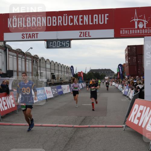03.10.2025 - Köhlbrandbrückenlauf Julia Fischer http://msf.ph/oto/9026331 03.10.2025 16:00:45 Ziel 7189, 7259, 7327, 7561, 7584, 7600, 7818, 8811, 9568 meine-sportfotos.de
