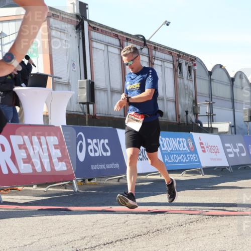 03.10.2025 - Köhlbrandbrückenlauf Luisa Fischer http://msf.ph/oto/9026353 03.10.2025 12:54:38 Ziel 4060, 4106, 4209, 6621, 6683 meine-sportfotos.de
