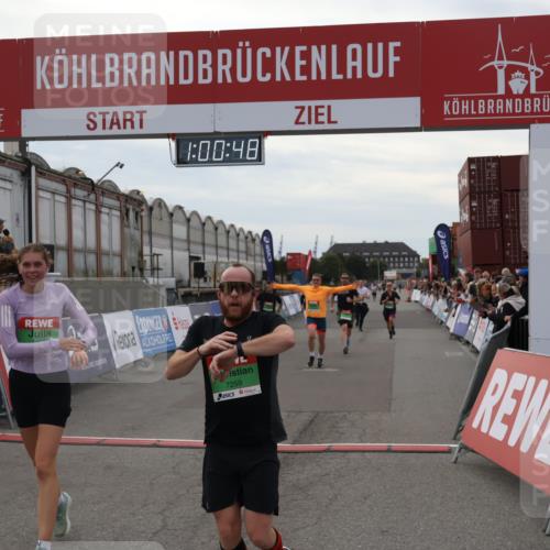 03.10.2025 - Köhlbrandbrückenlauf Julia Fischer http://msf.ph/oto/9026367 03.10.2025 16:00:48 Ziel 7189, 7223, 7259, 7522, 7561, 7584, 7600, 7818, 8811, 8883, 8940, 9568 meine-sportfotos.de