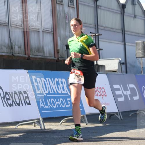 03.10.2025 - Köhlbrandbrückenlauf Luisa Fischer http://msf.ph/oto/9026373 03.10.2025 12:54:42 Ziel 4060, 4079, 4106, 4209, 6621, 6683 meine-sportfotos.de