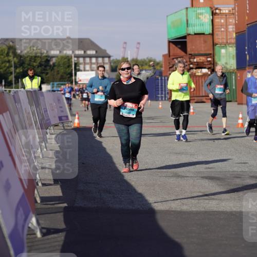 03.10.2025 - Köhlbrandbrückenlauf Michael Burmester http://msf.ph/oto/9026374 03.10.2025 10:30:00 Ziel 2067, 2092, 2112, 2280, 2325, 2326, 2863, 2864, 2865, 3607 meine-sportfotos.de