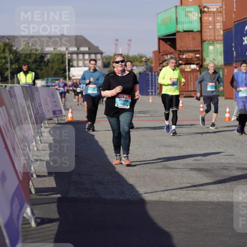 03.10.2025 - Köhlbrandbrückenlauf Michael Burmester http://msf.ph/oto/9026379 03.10.2025 10:30:00 Ziel 2067, 2092, 2112, 2280, 2325, 2326, 2863, 2864, 2865, 3607 meine-sportfotos.de