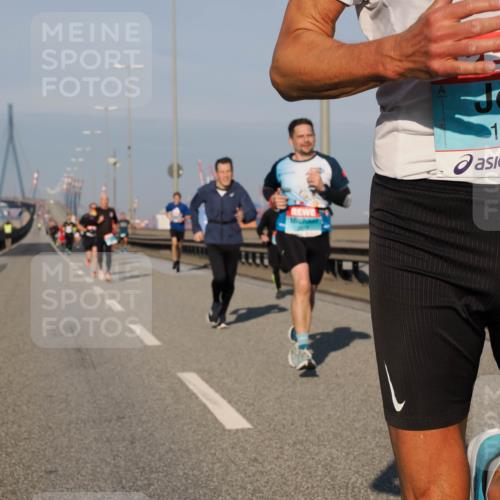 03.10.2025 - Köhlbrandbrückenlauf Fabian Wolf http://msf.ph/oto/9026380 03.10.2025 09:42:31 Position 3 1048 meine-sportfotos.de