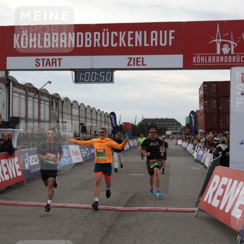 03.10.2025 - Köhlbrandbrückenlauf Julia Fischer http://msf.ph/oto/9026399 03.10.2025 16:00:50 Ziel 7189, 7223, 7259, 7522, 7561, 7584, 7600, 8811, 8883, 8940, 9568 meine-sportfotos.de