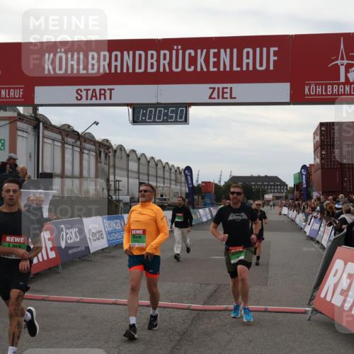 03.10.2025 - Köhlbrandbrückenlauf Julia Fischer http://msf.ph/oto/9026407 03.10.2025 16:00:51 Ziel 7189, 7223, 7259, 7522, 7561, 7584, 7600, 8676, 8811, 8883, 8940, 9736 meine-sportfotos.de