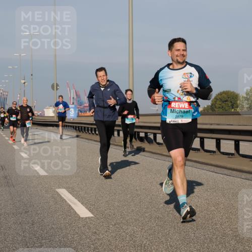 03.10.2025 - Köhlbrandbrückenlauf Fabian Wolf http://msf.ph/oto/9026408 03.10.2025 09:42:32 Position 3 2879 meine-sportfotos.de