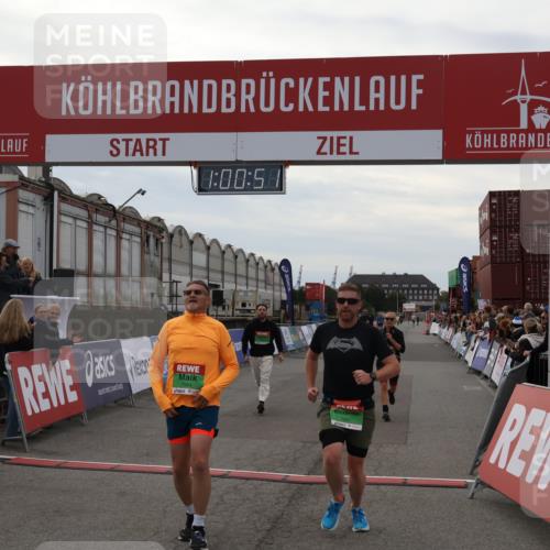 03.10.2025 - Köhlbrandbrückenlauf Julia Fischer http://msf.ph/oto/9026411 03.10.2025 16:00:51 Ziel 7189, 7223, 7259, 7522, 7561, 7584, 7600, 8676, 8811, 8883, 8940, 9736 meine-sportfotos.de