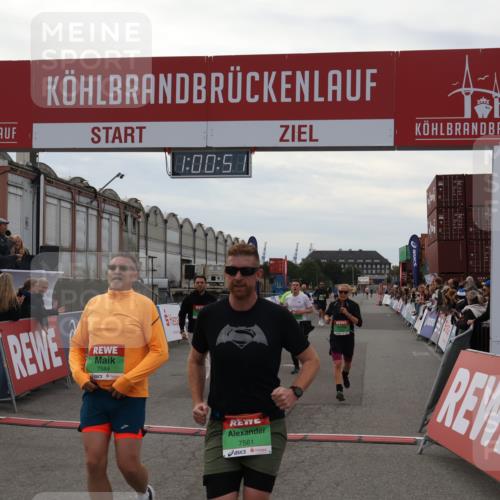 03.10.2025 - Köhlbrandbrückenlauf Julia Fischer http://msf.ph/oto/9026418 03.10.2025 16:00:52 Ziel 7189, 7223, 7259, 7522, 7561, 7584, 7600, 8676, 8811, 8883, 8940, 9736 meine-sportfotos.de