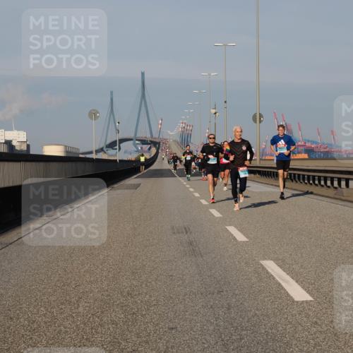 03.10.2025 - Köhlbrandbrückenlauf Fabian Wolf http://msf.ph/oto/9026428 03.10.2025 09:42:34 Position 3  meine-sportfotos.de