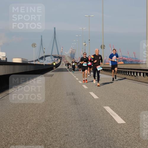 03.10.2025 - Köhlbrandbrückenlauf Fabian Wolf http://msf.ph/oto/9026433 03.10.2025 09:42:34 Position 3  meine-sportfotos.de