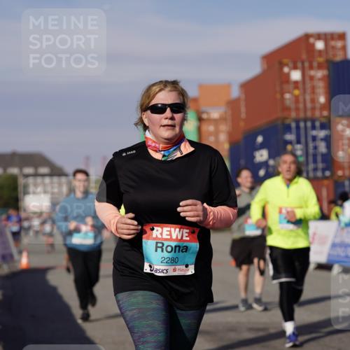 03.10.2025 - Köhlbrandbrückenlauf Michael Burmester http://msf.ph/oto/9026435 03.10.2025 10:30:04 Ziel 2067, 2092, 2112, 2280, 2325, 2326, 2763, 3607, 3819 meine-sportfotos.de