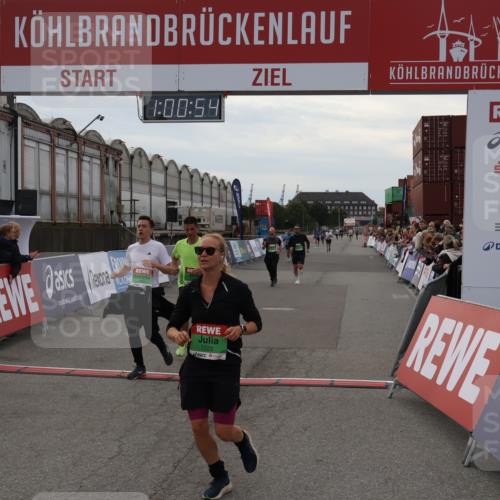 03.10.2025 - Köhlbrandbrückenlauf Julia Fischer http://msf.ph/oto/9026456 03.10.2025 16:00:54 Ziel 7189, 7223, 7259, 7522, 7561, 7584, 7600, 8676, 8811, 8883, 8940, 9736 meine-sportfotos.de