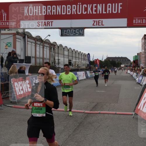 03.10.2025 - Köhlbrandbrückenlauf Julia Fischer http://msf.ph/oto/9026465 03.10.2025 16:00:55 Ziel 7189, 7223, 7259, 7522, 7561, 7584, 7600, 8676, 8883, 8940, 9736 meine-sportfotos.de