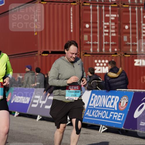 03.10.2025 - Köhlbrandbrückenlauf Michael Burmester http://msf.ph/oto/9026480 03.10.2025 10:30:07 Ziel 1358, 2067, 2092, 2112, 2325, 2326, 2763, 3607, 3784, 3819 meine-sportfotos.de