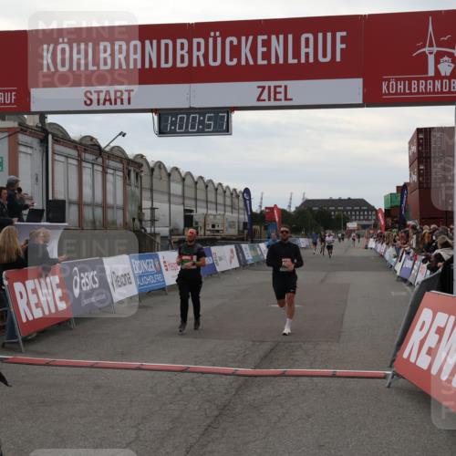 03.10.2025 - Köhlbrandbrückenlauf Julia Fischer http://msf.ph/oto/9026495 03.10.2025 16:00:57 Ziel 7223, 7294, 7522, 7561, 7584, 7600, 8676, 8883, 8940, 9736 meine-sportfotos.de