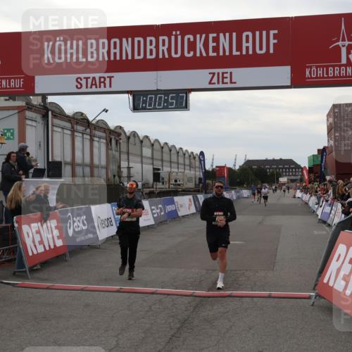 03.10.2025 - Köhlbrandbrückenlauf Julia Fischer http://msf.ph/oto/9026502 03.10.2025 16:00:58 Ziel 7223, 7294, 7522, 7561, 7584, 7600, 8676, 8883, 8940, 9736 meine-sportfotos.de