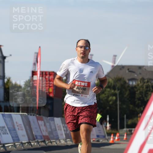 03.10.2025 - Köhlbrandbrückenlauf Luisa Fischer http://msf.ph/oto/9026516 03.10.2025 12:55:09 Ziel 5765, 6130, 6410 meine-sportfotos.de