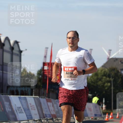 03.10.2025 - Köhlbrandbrückenlauf Luisa Fischer http://msf.ph/oto/9026523 03.10.2025 12:55:10 Ziel 5765, 6130, 6410 meine-sportfotos.de