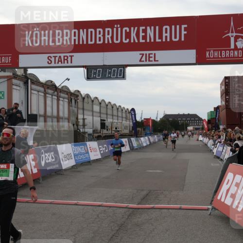 03.10.2025 - Köhlbrandbrückenlauf Julia Fischer http://msf.ph/oto/9026534 03.10.2025 16:01:00 Ziel 7223, 7294, 7396, 7522, 7561, 8676, 8883, 8940, 9736 meine-sportfotos.de