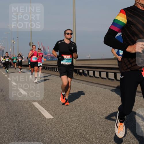 03.10.2025 - Köhlbrandbrückenlauf Fabian Wolf http://msf.ph/oto/9026537 03.10.2025 09:42:38 Position 3 1085, 1020 meine-sportfotos.de