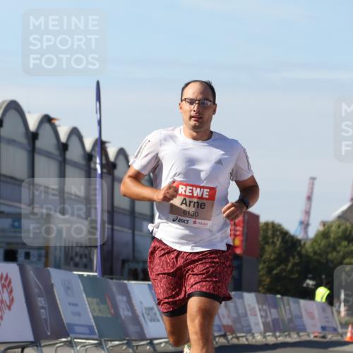 03.10.2025 - Köhlbrandbrückenlauf Luisa Fischer http://msf.ph/oto/9026538 03.10.2025 12:55:11 Ziel 5765, 6130, 6410 meine-sportfotos.de