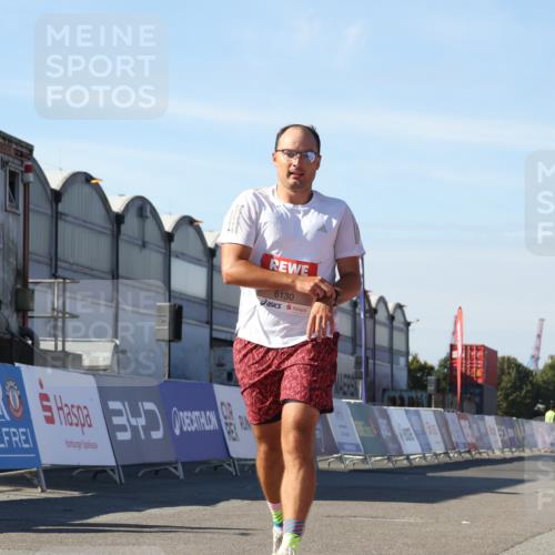 03.10.2025 - Köhlbrandbrückenlauf Luisa Fischer http://msf.ph/oto/9026551 03.10.2025 12:55:12 Ziel 6130, 6410 meine-sportfotos.de