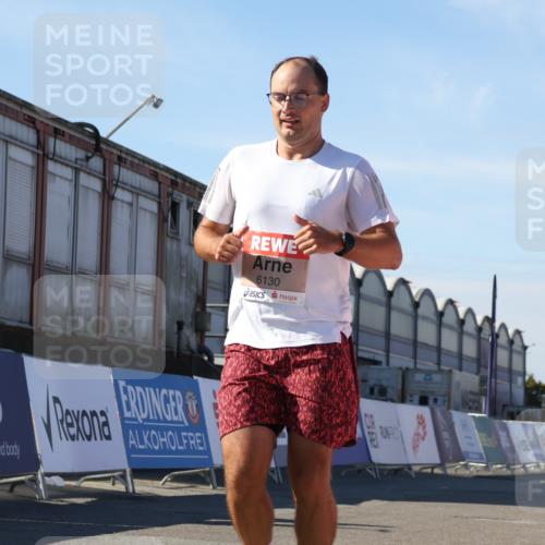 03.10.2025 - Köhlbrandbrückenlauf Luisa Fischer http://msf.ph/oto/9026564 03.10.2025 12:55:13 Ziel 6130, 6410 meine-sportfotos.de