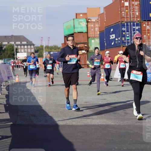 03.10.2025 - Köhlbrandbrückenlauf Michael Burmester http://msf.ph/oto/9026573 03.10.2025 10:30:13 Ziel 1358, 2267, 2497, 2498, 2726, 2727, 2763, 3657, 3784, 3819 meine-sportfotos.de