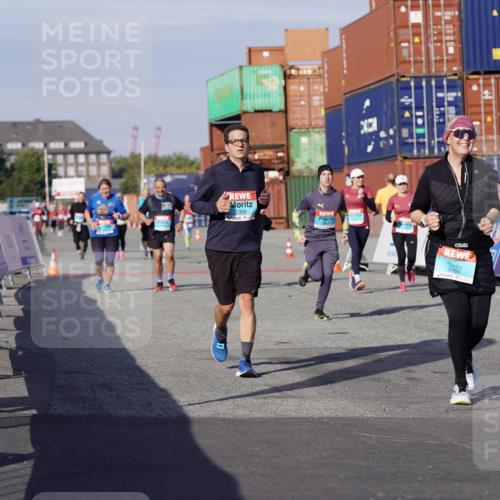 03.10.2025 - Köhlbrandbrückenlauf Michael Burmester http://msf.ph/oto/9026580 03.10.2025 10:30:13 Ziel 1358, 2267, 2497, 2498, 2726, 2727, 2763, 3657, 3784, 3819 meine-sportfotos.de