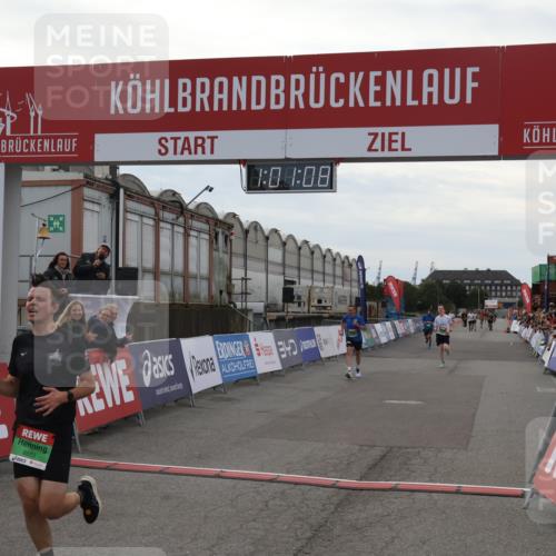 03.10.2025 - Köhlbrandbrückenlauf Julia Fischer http://msf.ph/oto/9026587 03.10.2025 16:01:08 Ziel 7294, 7396, 7398, 8855, 9589 meine-sportfotos.de