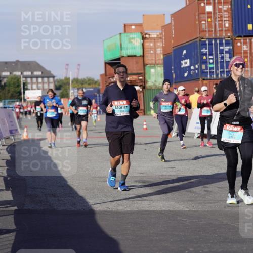 03.10.2025 - Köhlbrandbrückenlauf Michael Burmester http://msf.ph/oto/9026589 03.10.2025 10:30:13 Ziel 1358, 2267, 2497, 2498, 2726, 2727, 2763, 3657, 3784, 3819 meine-sportfotos.de