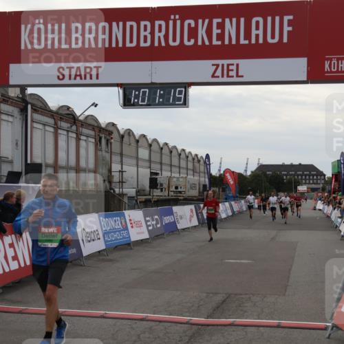 03.10.2025 - Köhlbrandbrückenlauf Julia Fischer http://msf.ph/oto/9026605 03.10.2025 16:01:19 Ziel 7282, 7398, 9346, 9589 meine-sportfotos.de