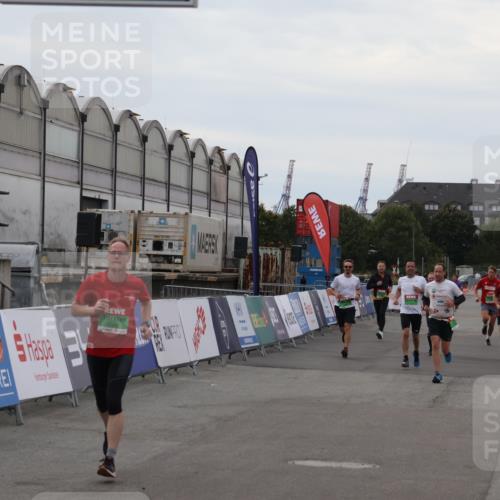 03.10.2025 - Köhlbrandbrückenlauf Julia Fischer http://msf.ph/oto/9026609 03.10.2025 16:01:21 Ziel 7282, 7372, 7398, 7965, 9346, 9589 meine-sportfotos.de