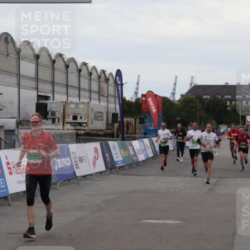03.10.2025 - Köhlbrandbrückenlauf Julia Fischer http://msf.ph/oto/9026614 03.10.2025 16:01:21 Ziel 7282, 7372, 7398, 7965, 9346, 9589 meine-sportfotos.de
