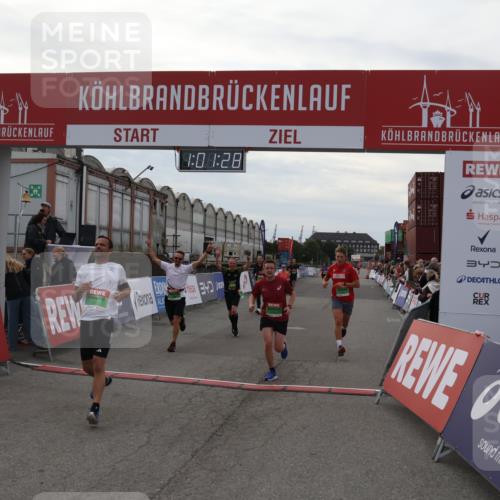 03.10.2025 - Köhlbrandbrückenlauf Julia Fischer http://msf.ph/oto/9026657 03.10.2025 16:01:29 Ziel 7144, 7266, 7320, 7342, 7364, 7372, 7965, 8807, 9129, 9346 meine-sportfotos.de