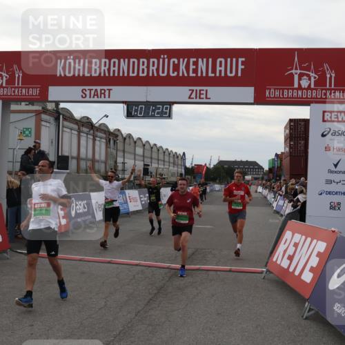 03.10.2025 - Köhlbrandbrückenlauf Julia Fischer http://msf.ph/oto/9026661 03.10.2025 16:01:29 Ziel 7144, 7266, 7320, 7342, 7364, 7372, 7965, 8807, 9129, 9346 meine-sportfotos.de