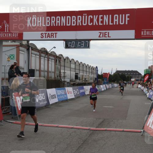 03.10.2025 - Köhlbrandbrückenlauf Julia Fischer http://msf.ph/oto/9026718 03.10.2025 16:01:38 Ziel 7144, 7266, 7320, 7342, 7364, 7805, 8800, 8807, 8990, 9129 meine-sportfotos.de